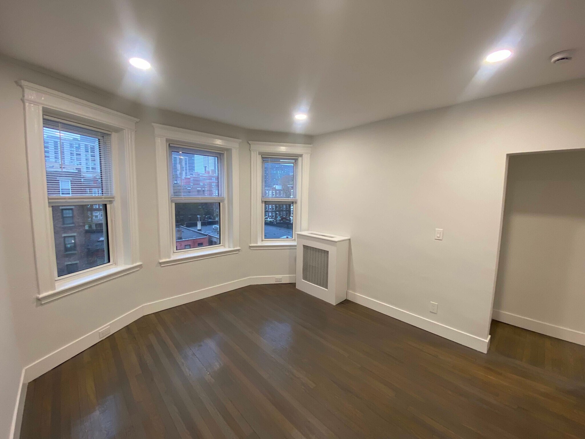 Building Photo - 111 Park Dr