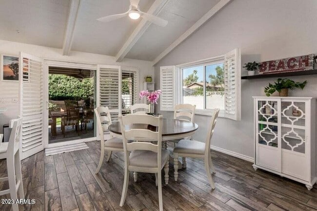 Building Photo - 7526 N Vía De La Campana