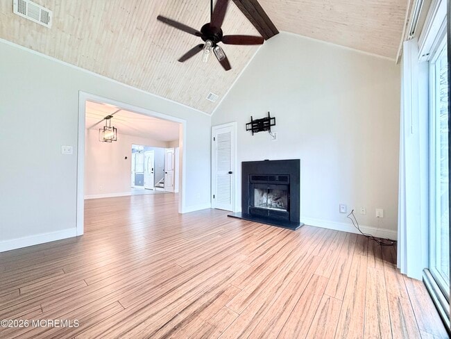 Building Photo - 7 Longfellow Ct