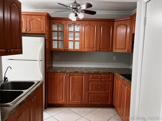 Building Photo - 8149 Lagos De Campo Blvd