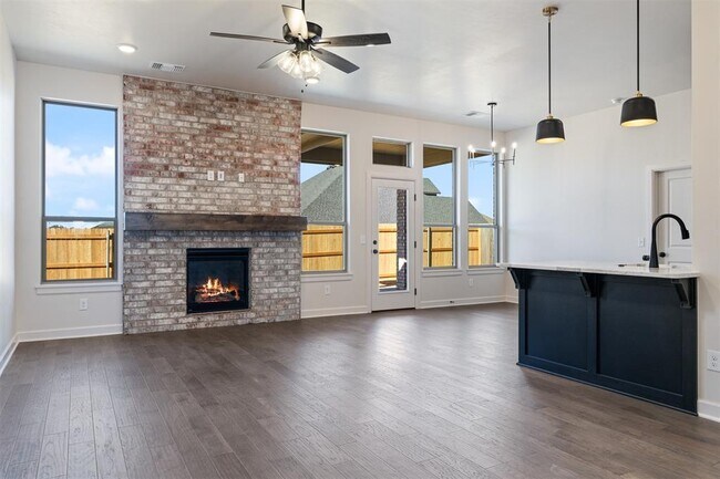 Building Photo - 13325 SW 8th St