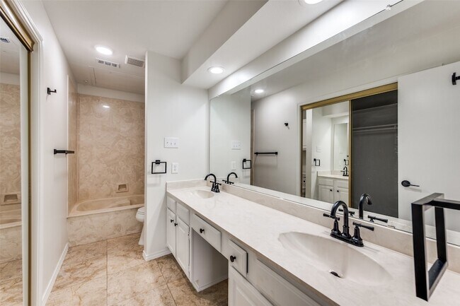 Building Photo - 401 Pebble Way