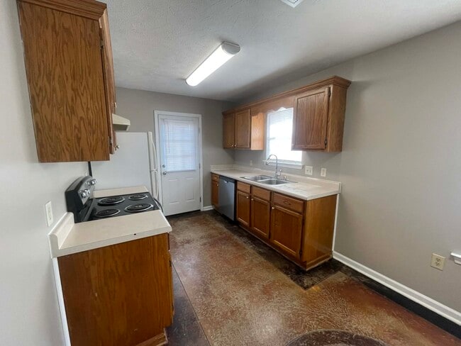 Building Photo - 570 Cherub Ct