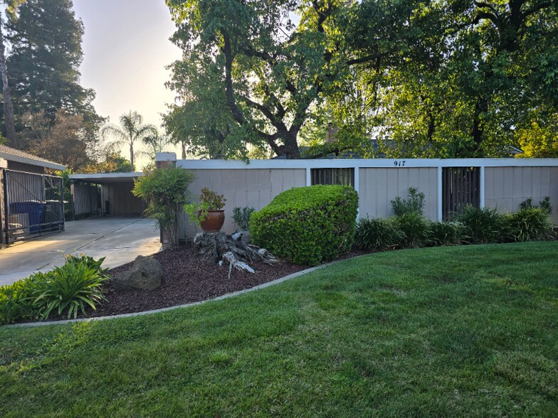Building Photo - 917 Scenic Ct