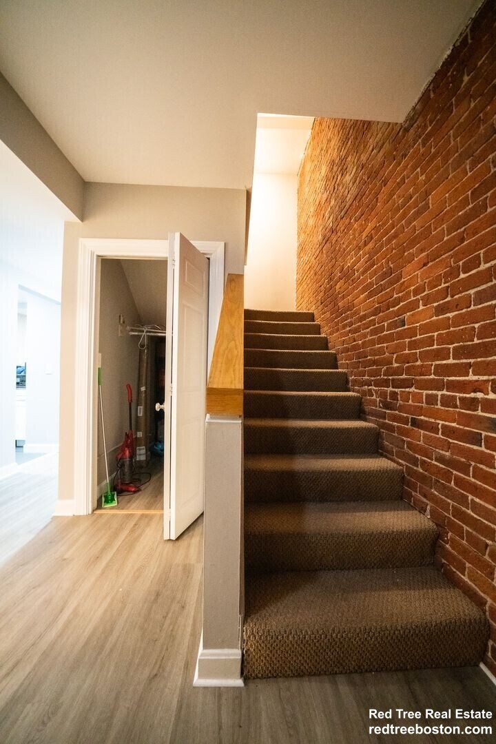 Building Photo - 191 Saint Botolph St