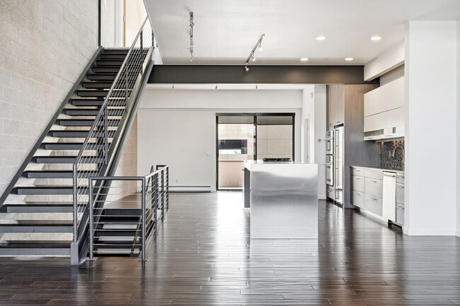 Building Photo - 11582 Colony Row