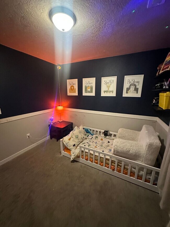 Building Photo - Beautiful 3 bedroom 2 bathroom in a wonder...