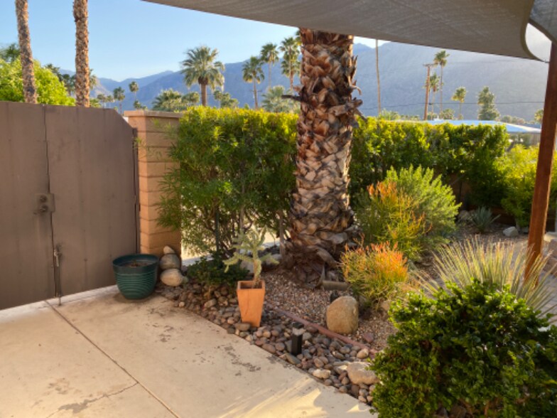 Building Photo - 666 N Plaza Amigo