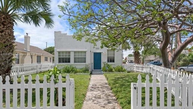 Building Photo - 646 33rd St
