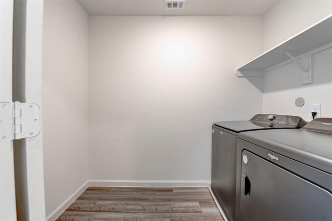 Building Photo - 14878 Calderon Dr