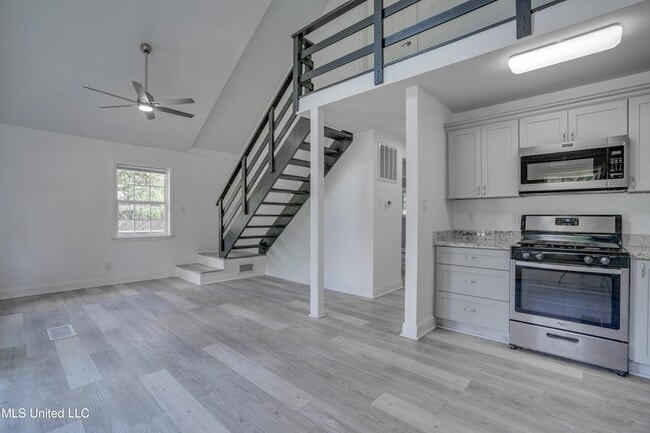 Building Photo - 1076 Lilinoe Way