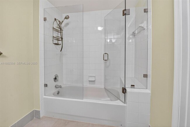 Building Photo - 5938 Crystal Shores Dr