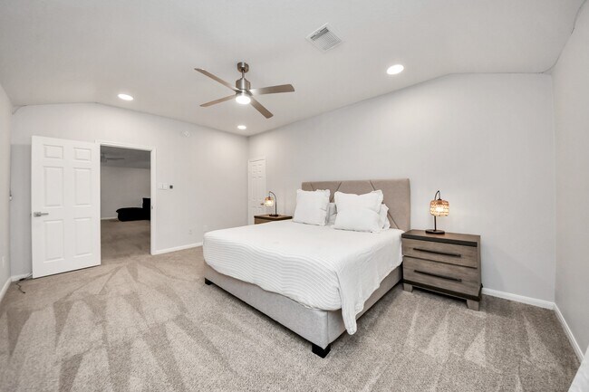 Building Photo - 2730 Empire Oaks Lane