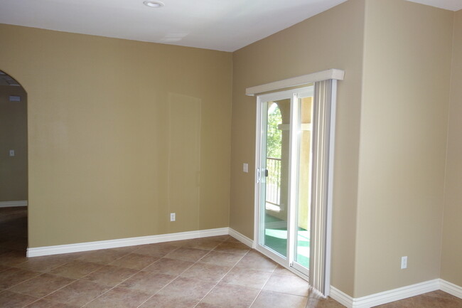 Building Photo - Gated Community 2 Bedroom 2 Bathroom Condo