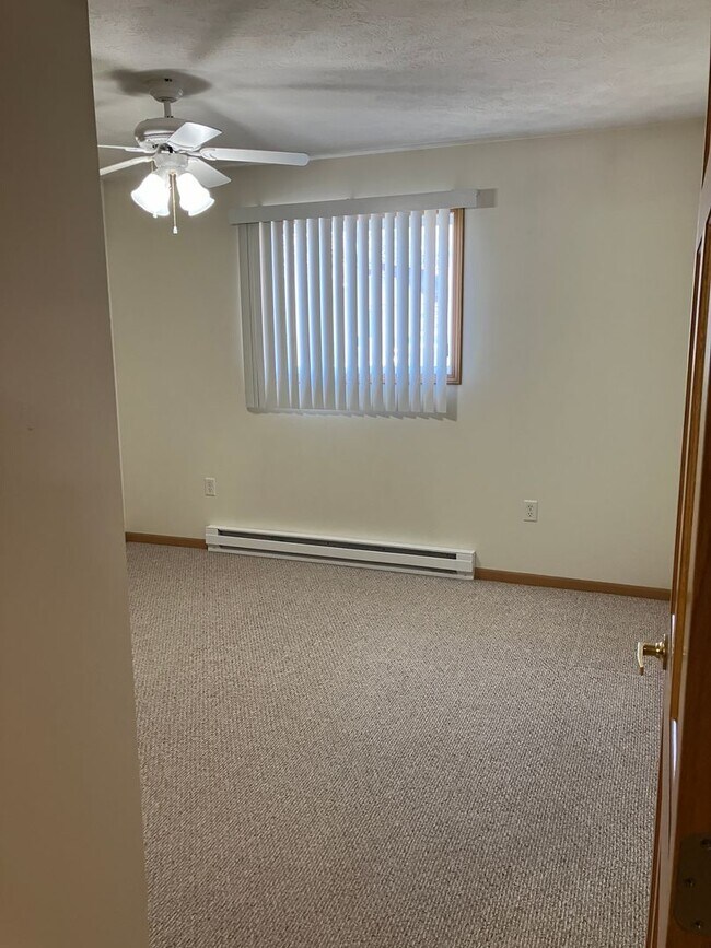 Building Photo - Spacious & Well-Maintained 1-Bedroom Apartment in New Bremen!