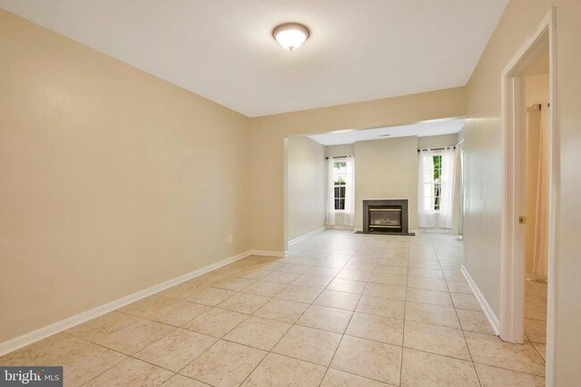 Building Photo - 5587 Governors Pond Cir
