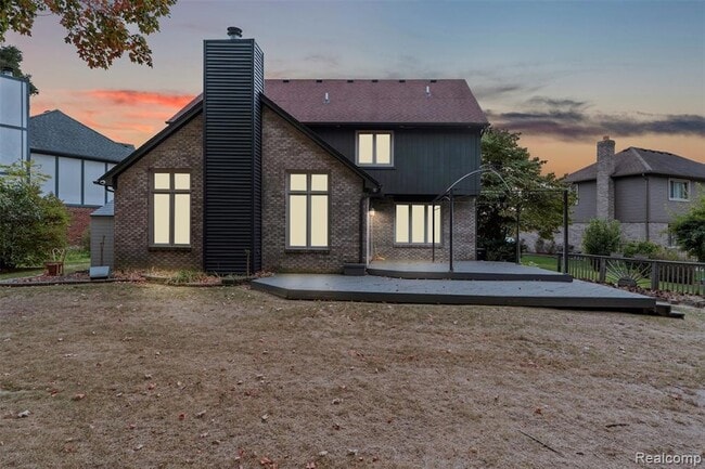 Building Photo - 23931 Pointe Dr