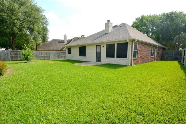 Building Photo - 5911 Mettler Ln