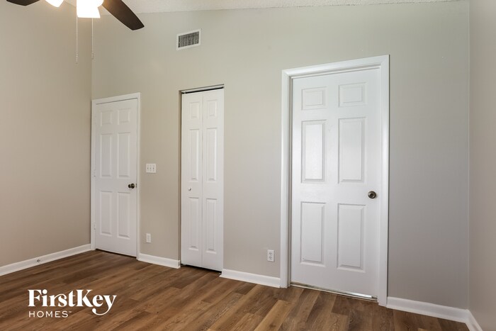 Building Photo - 3202 W Buena Vista Dr