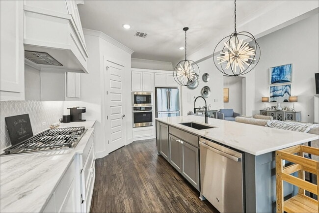 Building Photo - Luxury 4-bedroom, 3-bathroom home with an office and media room in Aledo!