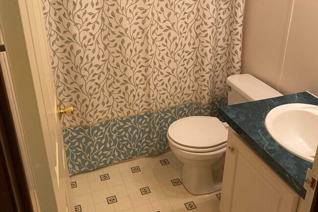 Building Photo - 2687 1st Ave NW