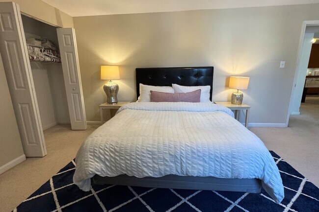 Building Photo - 9414 Grant Ave