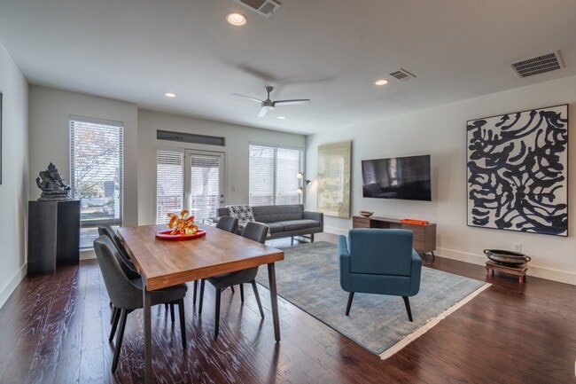 Building Photo - 2 Bed + Flex Room Option in East Dallas Townhome off Greenville Lakewood Neighborhood