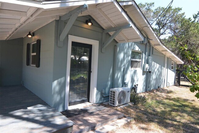 Building Photo - 9905 Trails End Rd