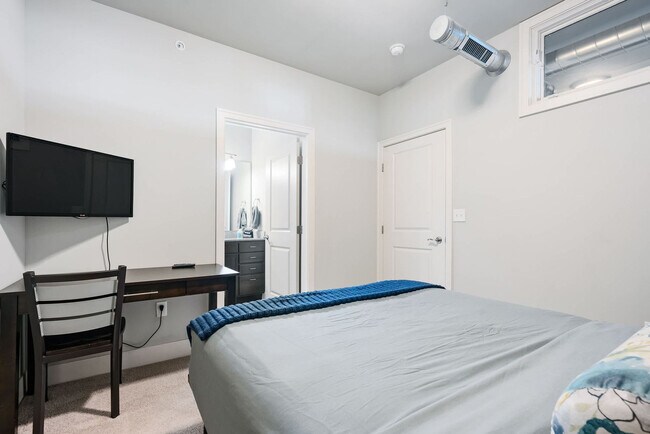 Building Photo - 235 S Delaware St