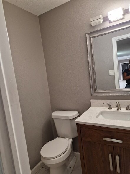 Building Photo - 15735 Munson Ln