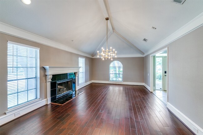 Building Photo - 6116 Southern Knoll Dr