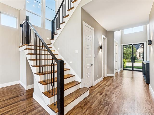 Building Photo - 914 St George Pl