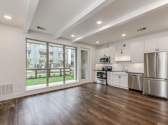 Building Photo - 4704 Sunset Trail