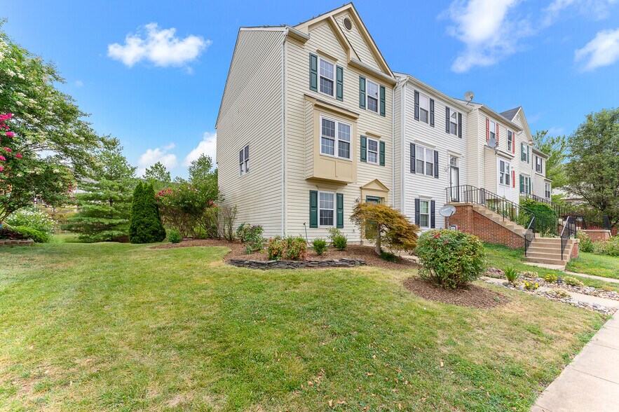 Building Photo - 44132 Mistletoe Ter