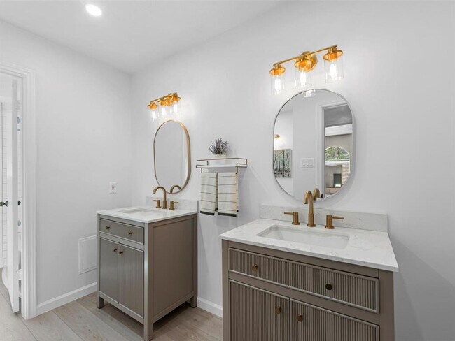 Building Photo - 3014 Redwood Lodge Dr