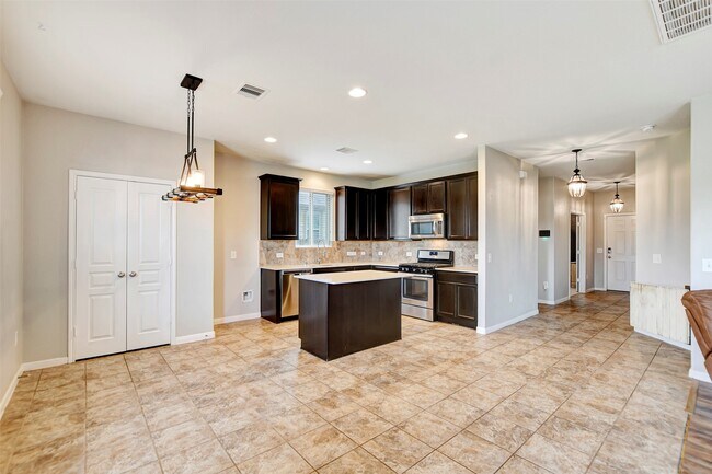 Building Photo - 5439 Baronet Dr