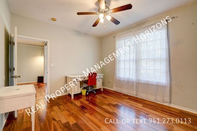 Building Photo - 4174 Central Sarasota Pkwy