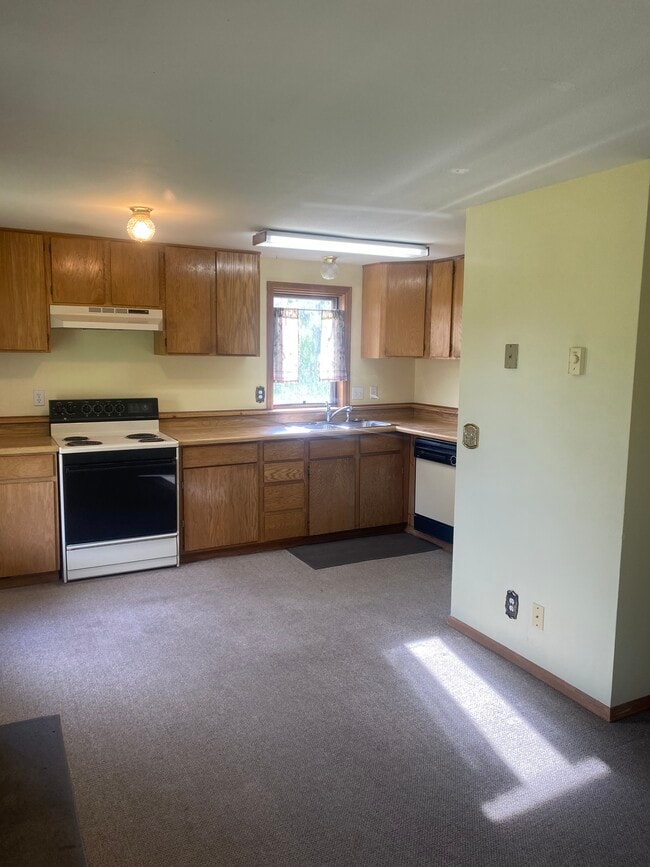 Primary Photo - 36 Ruland Pl