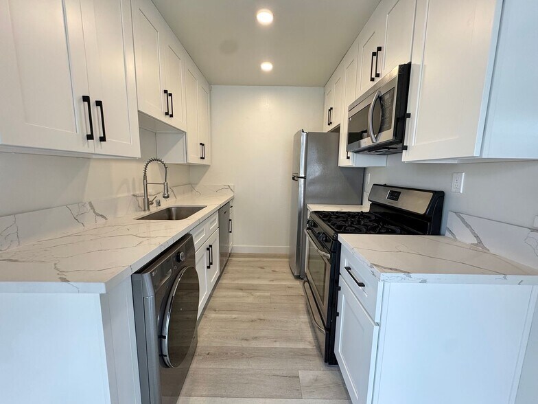 Building Photo - 3608 Keystone Av