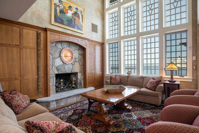 Building Photo - 32 Lock Ln