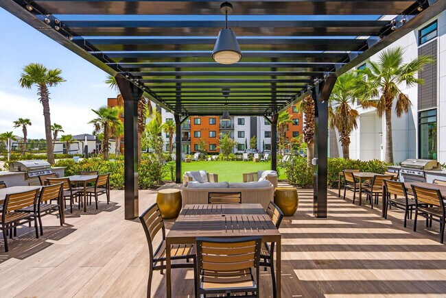 Building Photo - 12122 54th Dr E