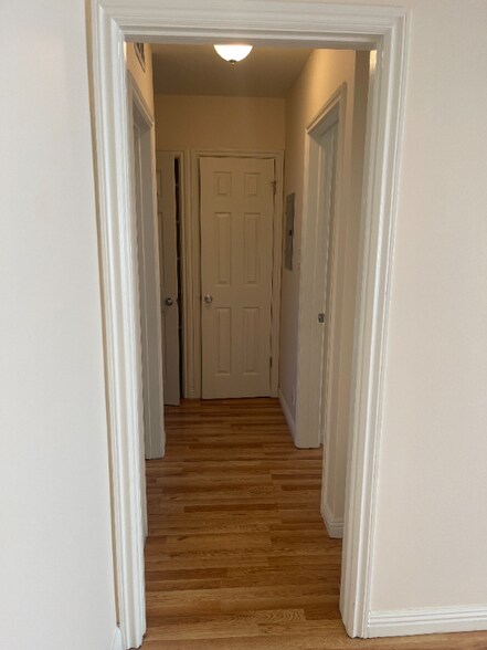 Building Photo - 8546 Cashio St