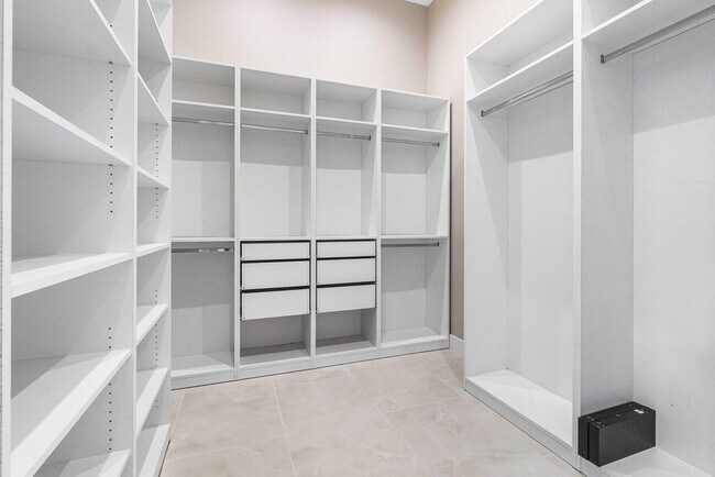 Building Photo - 221 Milestone Way