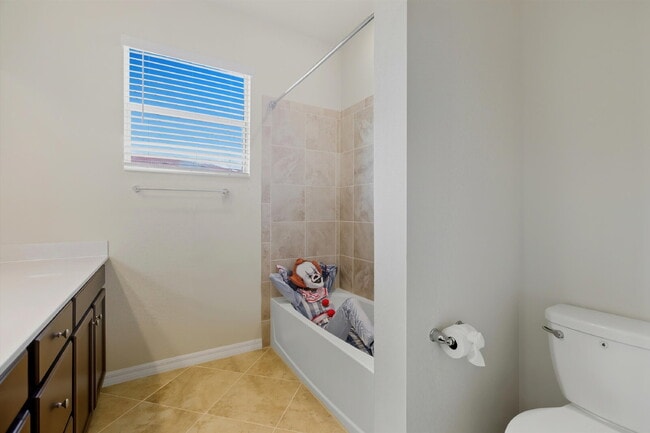 Building Photo - 8895 Via Isola Court