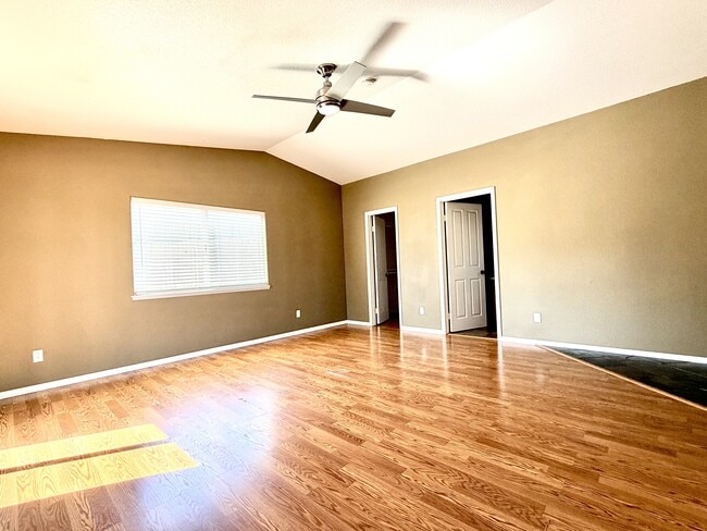 Building Photo - 8529 C. De Buena Fe