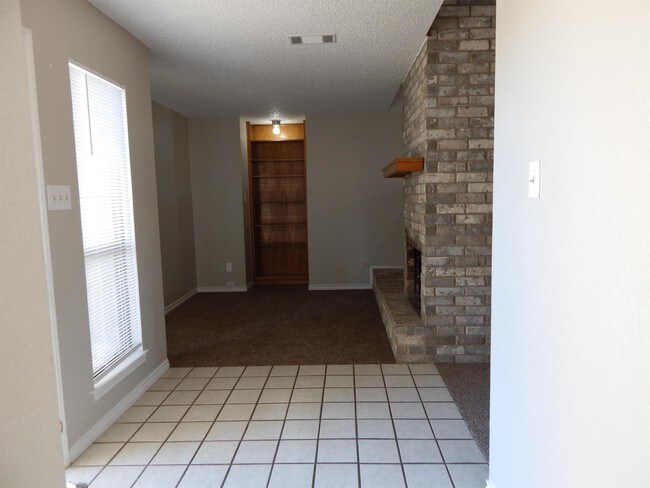 Building Photo - 4503 River Oaks Dr