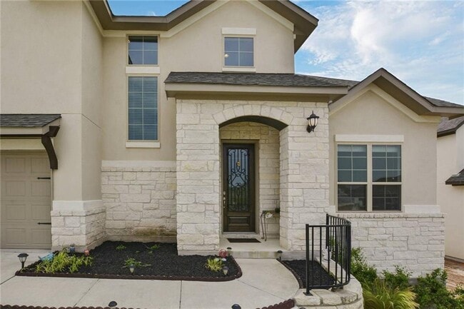 Building Photo - 15609 Cabrillo Way