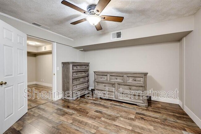 Building Photo - 289 Ashbrook Dr