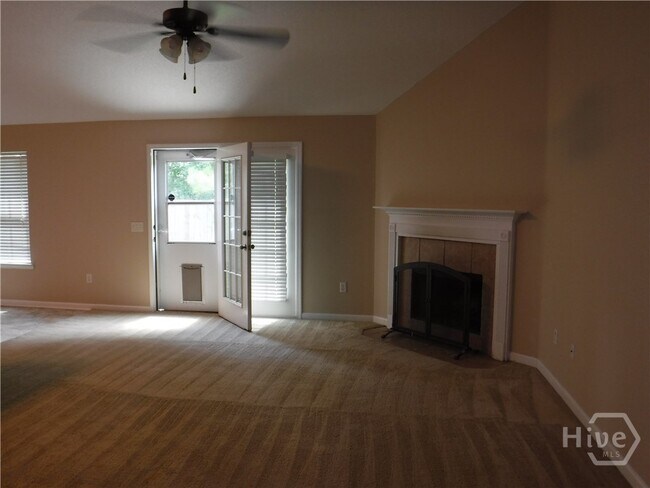 Building Photo - 86 Carlisle Ln