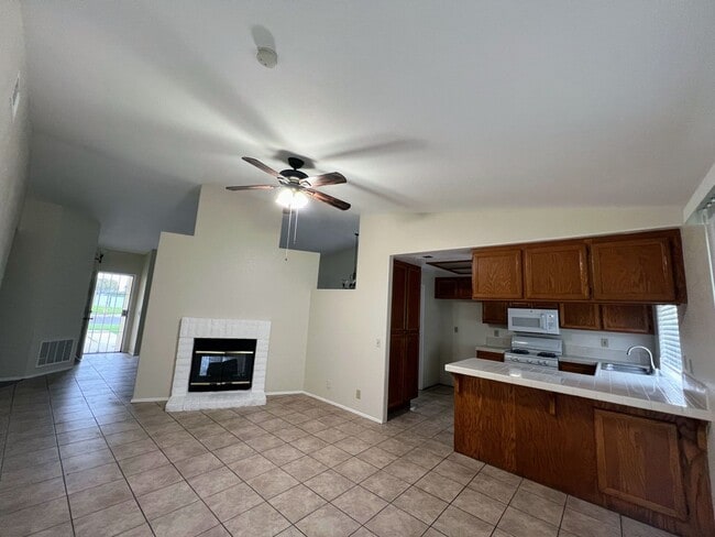 Building Photo - 4 bedroom FAMILY SPECIAL with RV storage o...